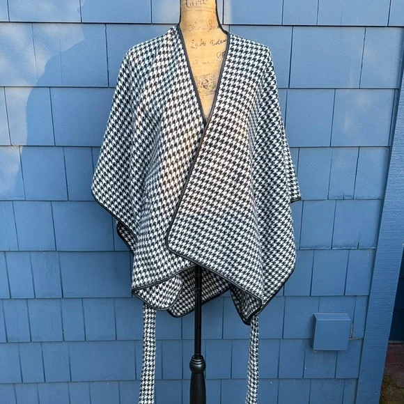 Black and White Houndstooth Wrap Poncho belted convertible soft - Picture 11 of 12